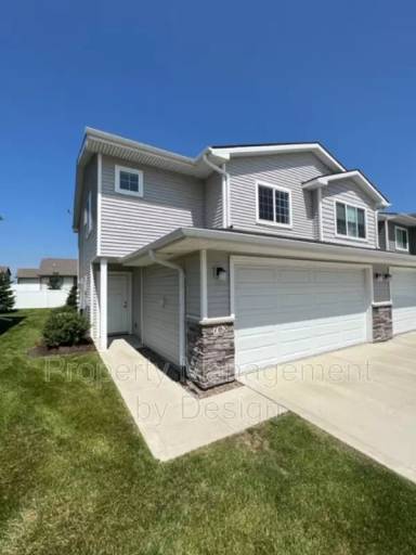 Main picture of 763 NE Macey Way