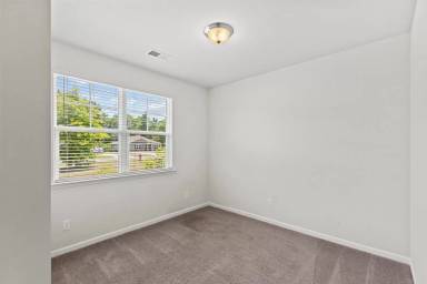 Main picture of 810 Lenox Dr