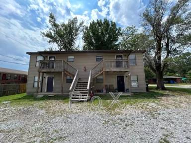 Main picture of 1702 Powell St