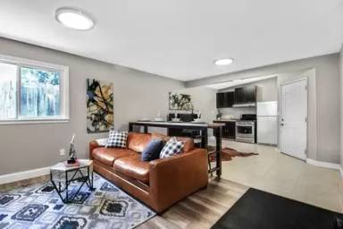 Main picture of 6111 Fenton St