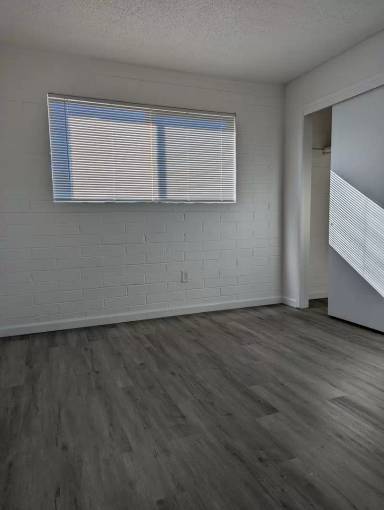 Main picture of 3025 N Los Altos Ave