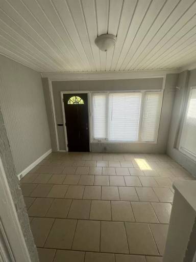 Main picture of 6204 Catharine St