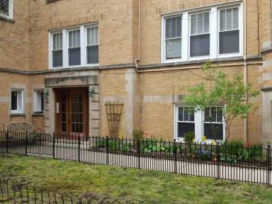 Main picture of 1463 W Summerdale Ave