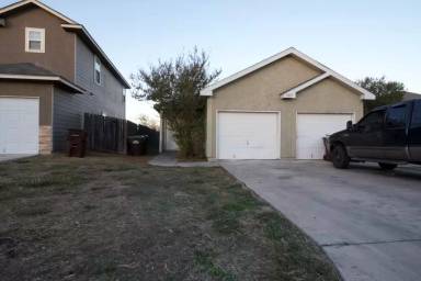 Main picture of 7219 Golf Way