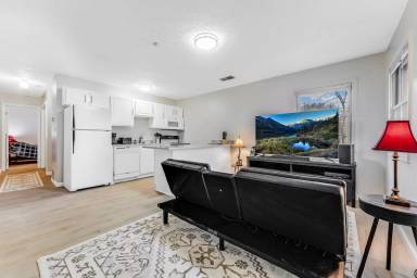Main picture of 332 Bent Tree Ct