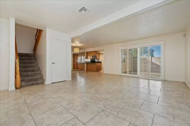 Main picture of 5385 Dahlia Ln