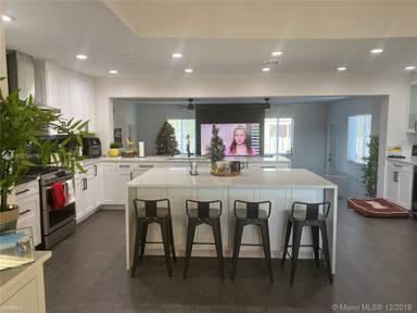 Main picture of 8551 SW 29th St