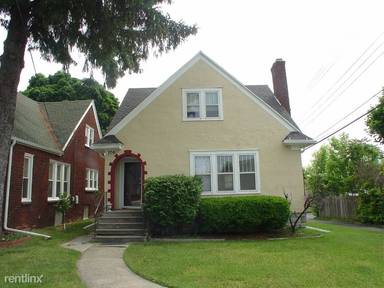 Main picture of 106 Kipling Blvd