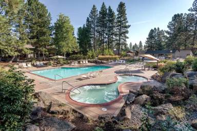 Main picture of 18575 SW Century Dr