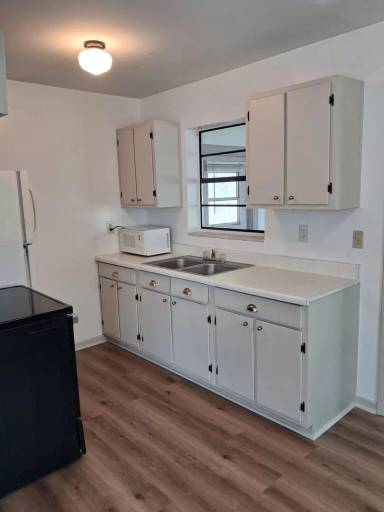 Main picture of 6433 Holiday Dr