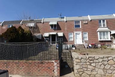 Main picture of 7268 Leonard St