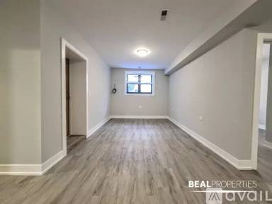 Main picture of 819 W Waveland Ave