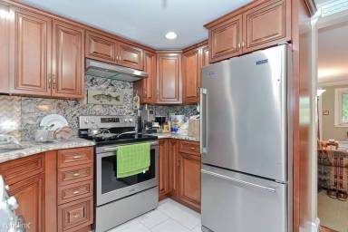 Main picture of 34 Farm St