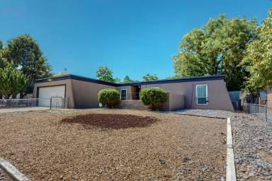 Main picture of 7412 Luella Anne Dr NE