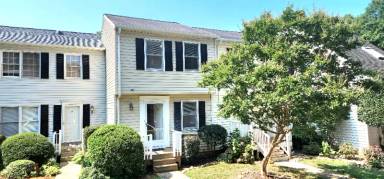 Main picture of 25 Astor Ct