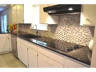 Main picture of 5463 Tree St