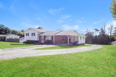 Main picture of 1615 W Mountain St
