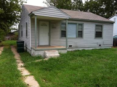 Main picture of 2207 N Evanston Pl