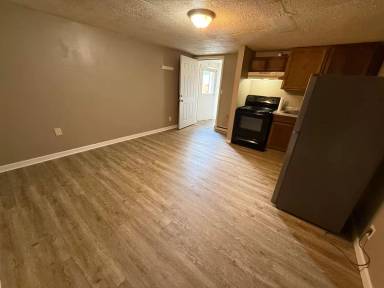 Main picture of 815 Crescent Dr