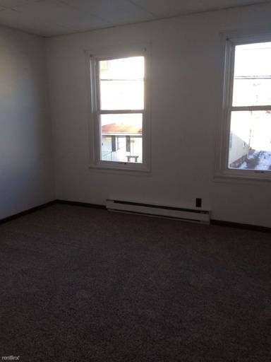 Main picture of 335 N Spring St