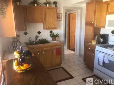 Main picture of 2747 W Belmont Ave