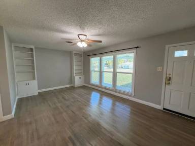 Main picture of 3304 31st St