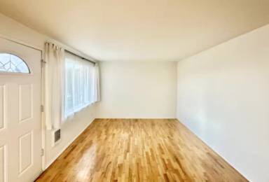 Main picture of 5101 Ravenna Ave NE