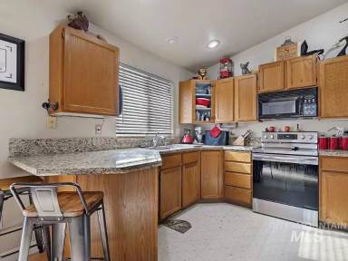 Main picture of 8001 W King St