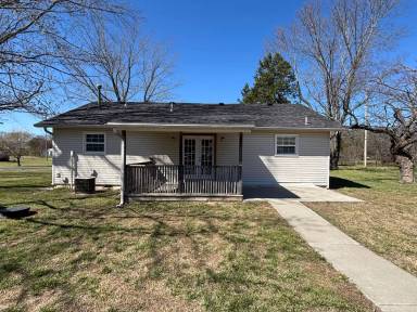 Main picture of 1502 N Osburn Ln