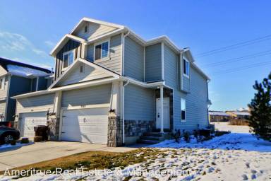 Main picture of 7567 N Cottage Ln