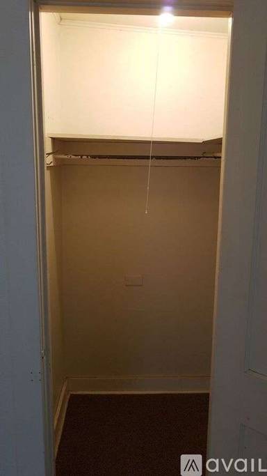 Main picture of 1003 W 9th St