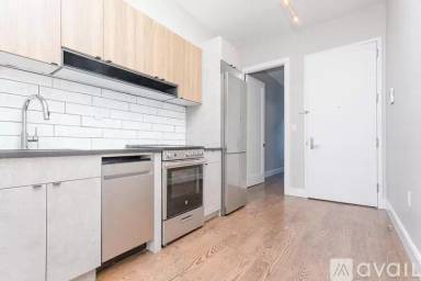 Main picture of 121 Boerum St