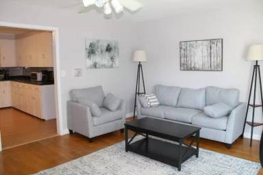 Main picture of 12 Brooks Ave