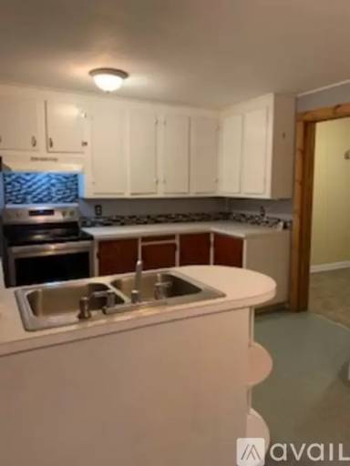 Main picture of 24 Spring St