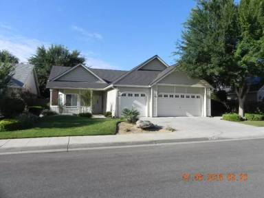 Main picture of 2673 E Lester Ave