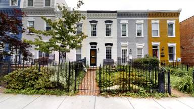 Main picture of 907 8th St NE