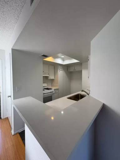 Main picture of 6400 Kraft Ave