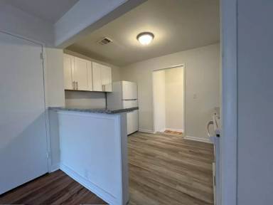 Main picture of 2917 Jefferson St