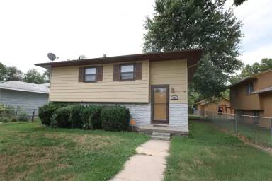 Main picture of 731 W 12th St