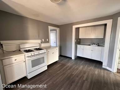 Main picture of 365 Blatchley Ave