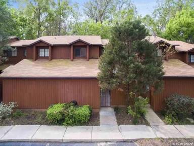 Main picture of 960 SW 55th Ter