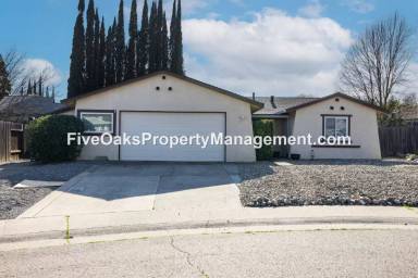 Main picture of 7829 Wooddale Way