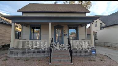 Main picture of 512 1/2 W 10th St