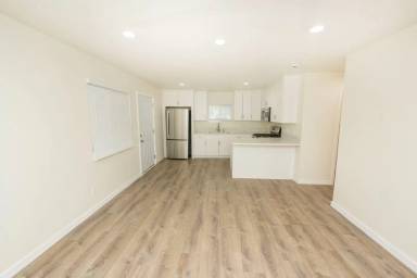 Main picture of 145 W Washington Ave