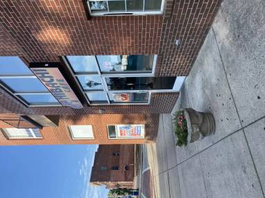 Main picture of 360 S Elm St