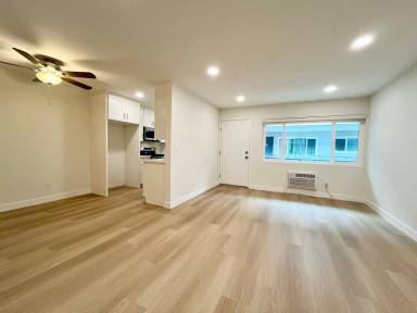 Main picture of 455 W Dryden St