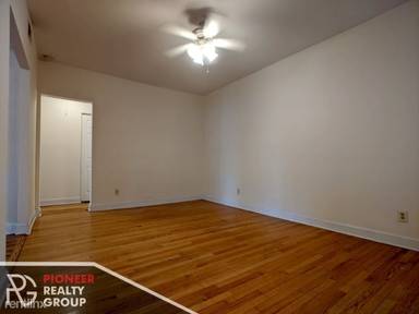 Main picture of 3521-29 N Broadway Apartments