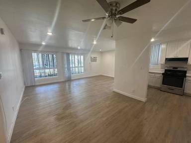 Main picture of 3725 W 5th St