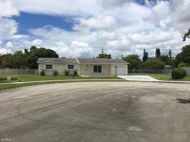 Main picture of 10270 SW 108th St