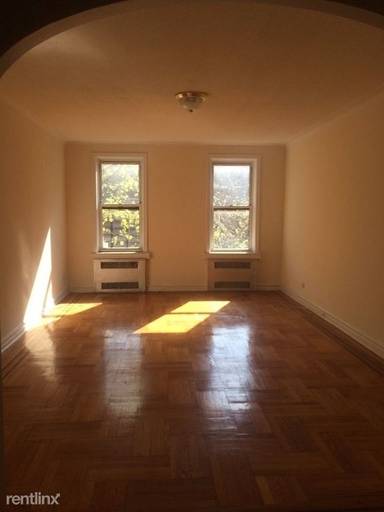 Main picture of 415 E 17th St